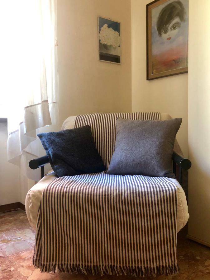 Casa Violante Apartment เวโรนา ภายนอก รูปภาพ
